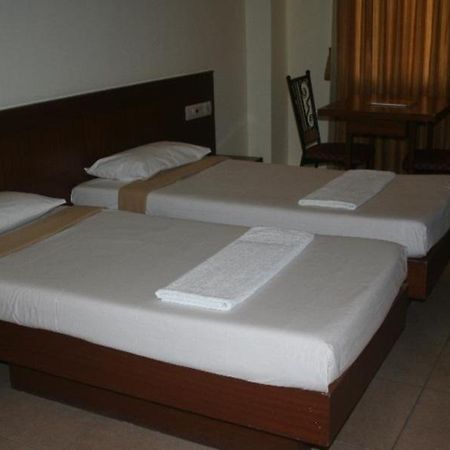 V2C Vintage Hotel Hyderabad Luaran gambar